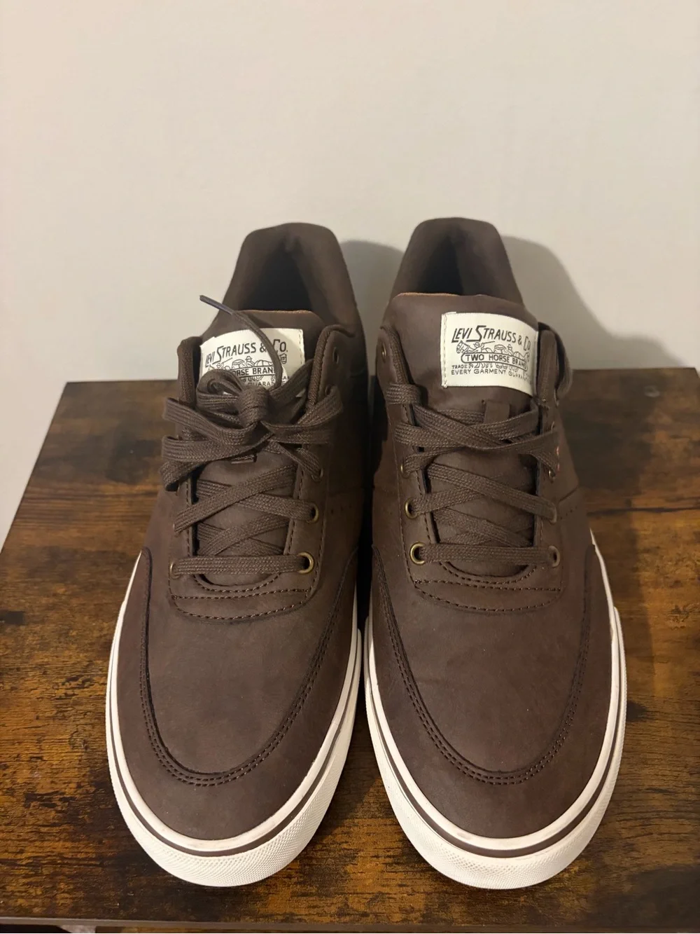 Levi's Men's Dark Brown Low-Top Lace-Up Sneakers with White Sole